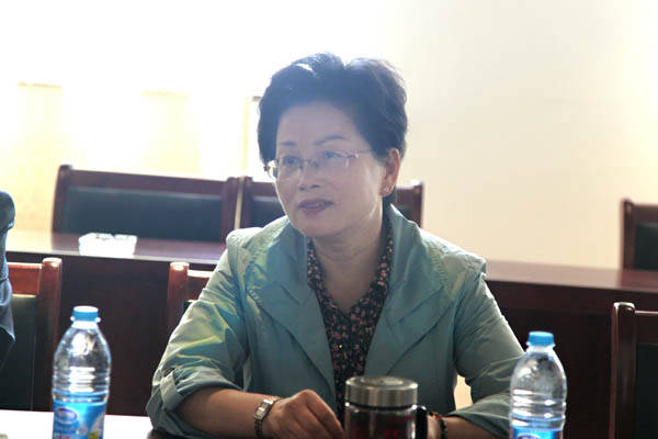 馬鞍山市政協(xié)主席李群來(lái)中德機(jī)床參觀 馬鞍山市政協(xié)主席李群來(lái)中德機(jī)床參觀