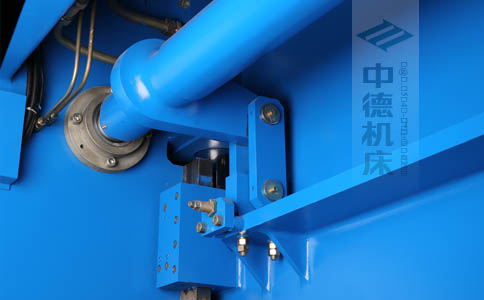ZDPK-6325配有中德公司最新型扭軸同步裝置，強(qiáng)度高，能調(diào)節(jié)，專利技術(shù).jpg