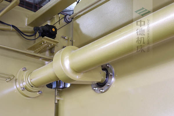 ZDP-20050高精度扭軸同步裝置,采用知名品牌關節(jié)軸承,經久耐用.jpg ZDP-20050高精度扭軸同步裝置,采用知名品牌關節(jié)軸承,經久耐用.jpg